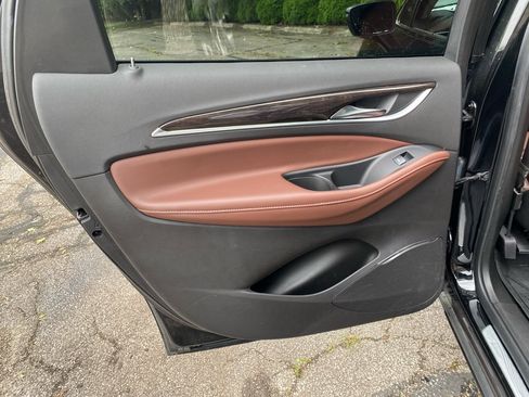 Used 2019 Buick Enclave Avenir w/ Avenir Technology Package AWD/4WD image 26