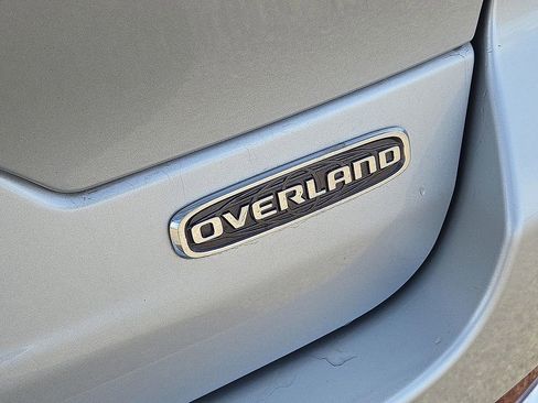 Used 2023 Jeep Grand Cherokee Overland w/ Luxury Tech Group IV image 15