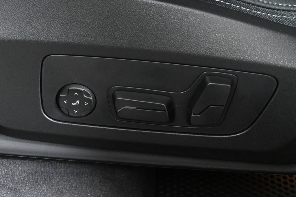 Used 2026 BMW X1 xDrive28i w/ Technology Package AWD/4WD image 27