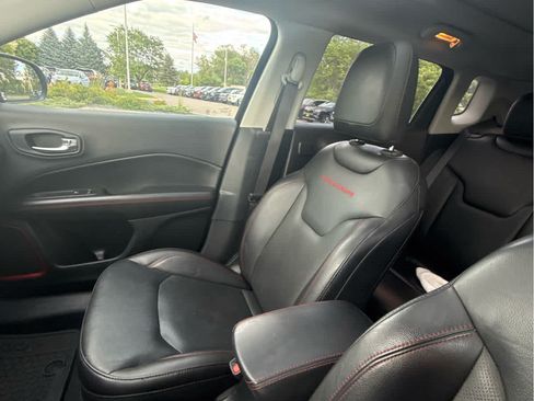 Used 2018 Jeep Compass Trailhawk w/ Leather Interior Group AWD/4WD image 5