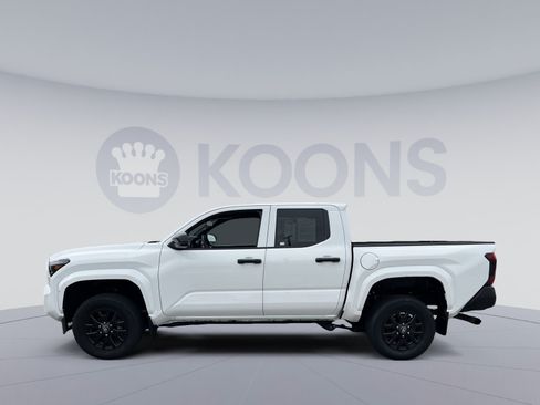 Used 2024 Toyota Tacoma SR RWD image 13