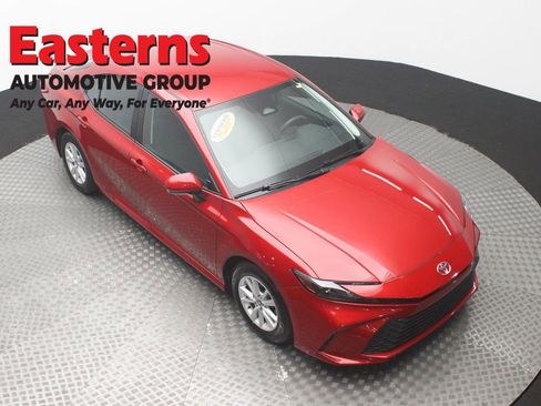 Used 2025 Toyota Camry LE FWD image 3