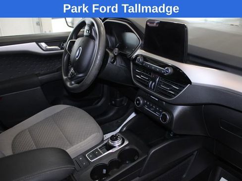 Used 2020 Ford Escape SE image 24