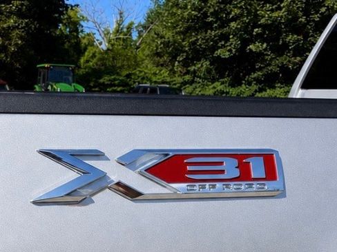 Used 2023 GMC Sierra 2500 SLE w/ SLE Value Package; AWD/4WD image 5