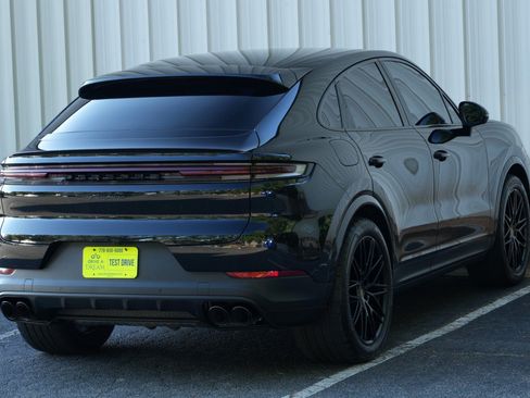 Used 2025 Porsche Cayenne Coupe AWD/4WD image 58