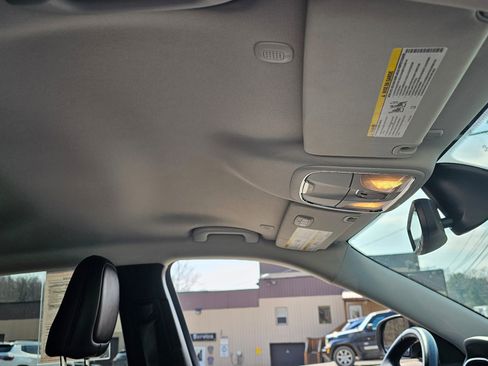 Used 2020 Jeep Cherokee Limited image 8