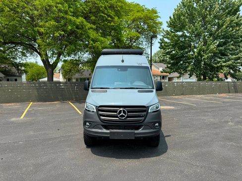 Used 2021 Mercedes-Benz Sprinter 2500 image 10