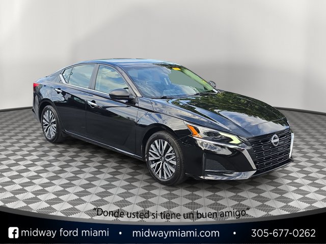 Used 2025 Nissan Altima 2.5 SV FWD image 1