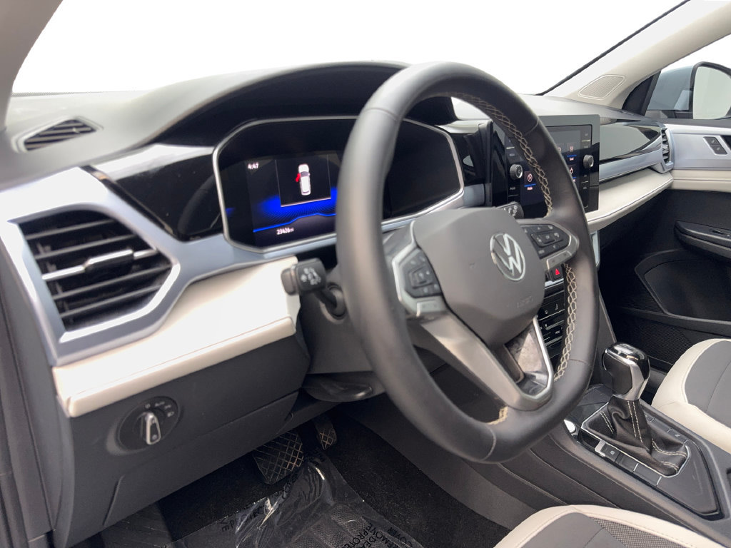 Used 2025 Volkswagen Taos SE FWD image 52