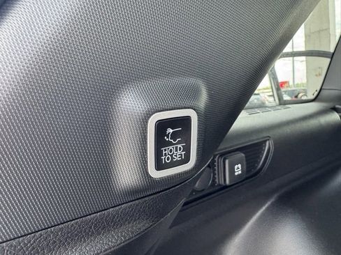 Used 2024 Jeep Grand Cherokee Altitude image 23