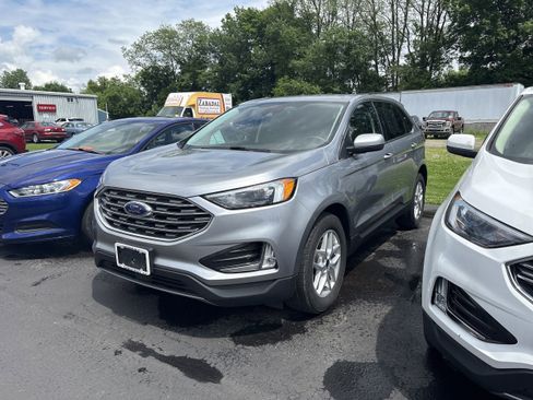 Used 2022 Ford Edge SEL w/ Convenience Package image 3