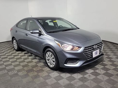 Used 2020 Hyundai Accent SE image 1