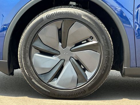 Used 2026 Tesla Model Y Long Range RWD image 35