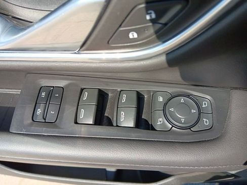 Used 2023 Chevrolet Tahoe Z71 w/ Luxury Package image 34