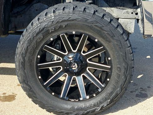 Used 2020 Toyota Tundra SR5 w/ SR5 Upgrade Package image 7