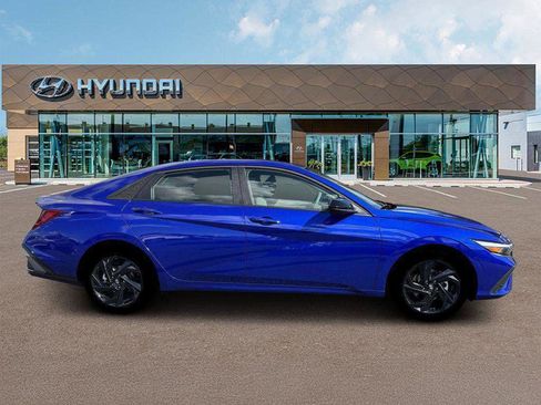 New 2026 Hyundai Elantra Sport FWD image 9