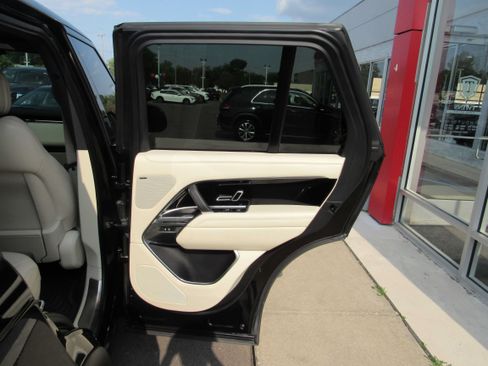 Used 2023 Land Rover Range Rover SE AWD/4WD image 14