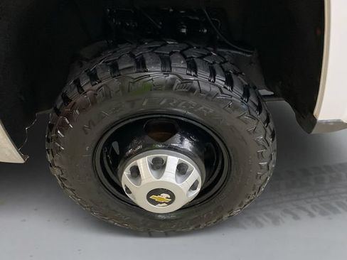Used 2015 Chevrolet Silverado 3500 W/T w/ Snow Plow Prep Package AWD/4WD image 18