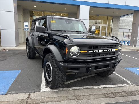 Used 2021 Ford Bronco Black Diamond w/ Sasquatch Package image 8