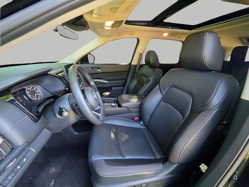 Used 2025 Nissan Pathfinder SL w/ SL Premium Package AWD/4WD image 20