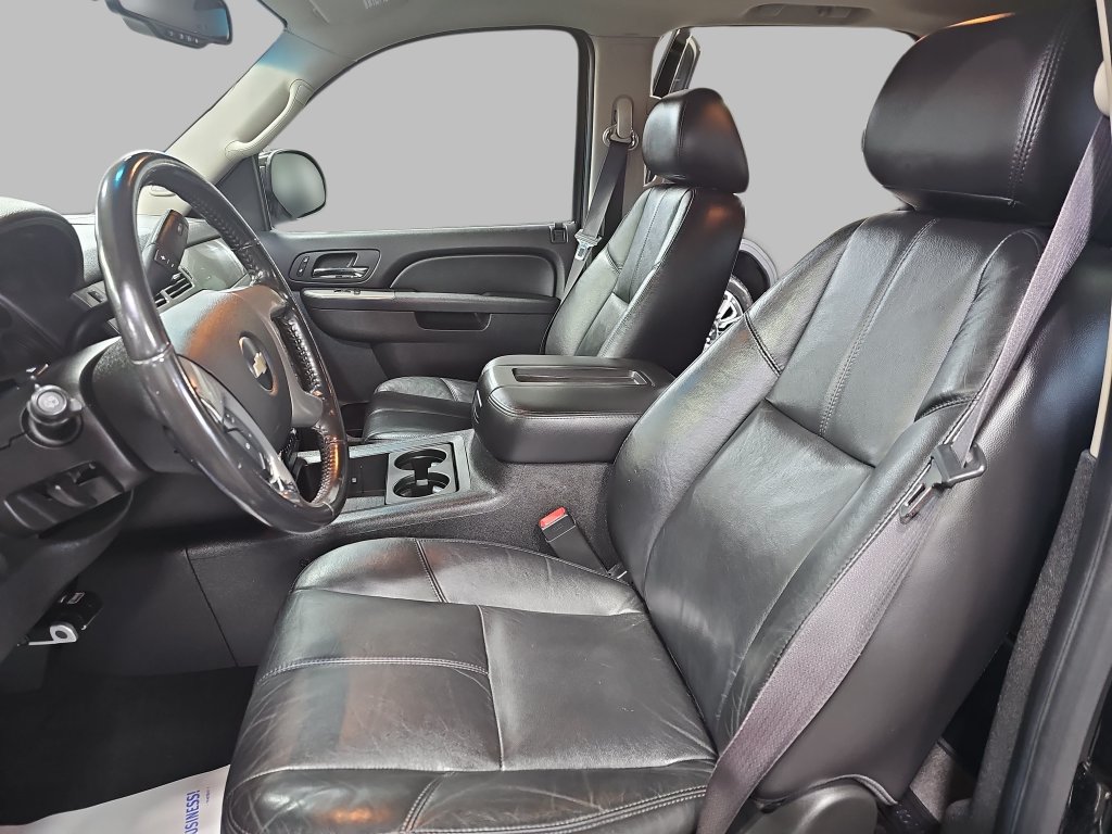 Used 2010 Chevrolet Suburban LT w/ Luxury Package AWD/4WD image 21
