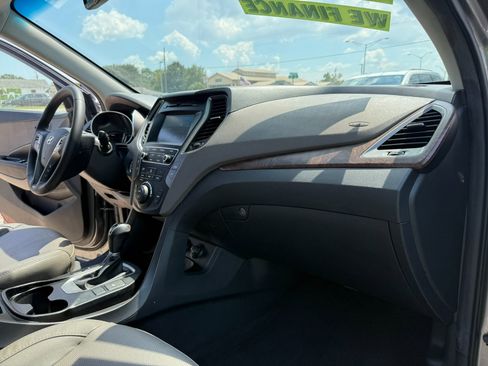 Used 2018 Hyundai Santa Fe Sport image 19
