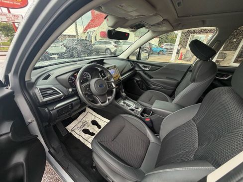 Used 2019 Subaru Forester Premium w/ All-Weather Package AWD/4WD image 9
