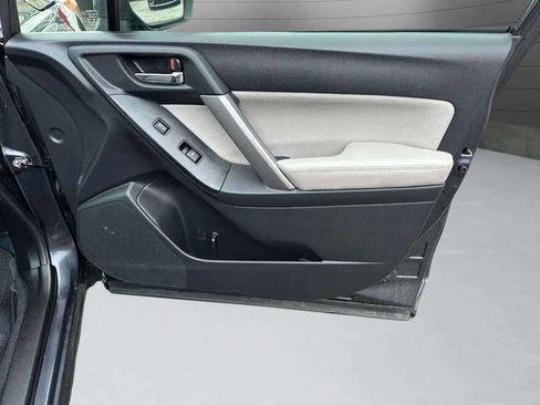 Used 2015 Subaru Forester 2.5i Limited image 29