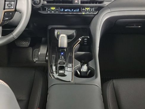 Used 2025 Toyota Crown Signia w/ Advanced Technology Package AWD/4WD image 26