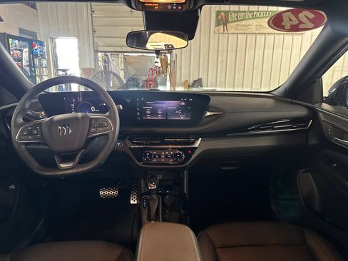 Used 2024 Buick Envista Sport Touring w/ Convenience I Package FWD image 18