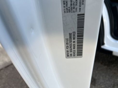 Used 2025 RAM ProMaster 2500 w/ Convenience Group FWD image 42