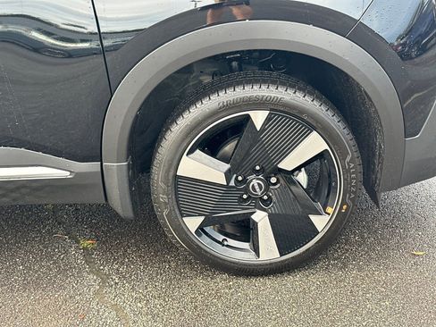 New 2026 Nissan Kicks SR image 12