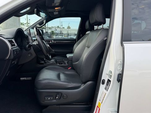 Used 2023 Lexus GX 460 Luxury w/ Accessory Package AWD/4WD image 12