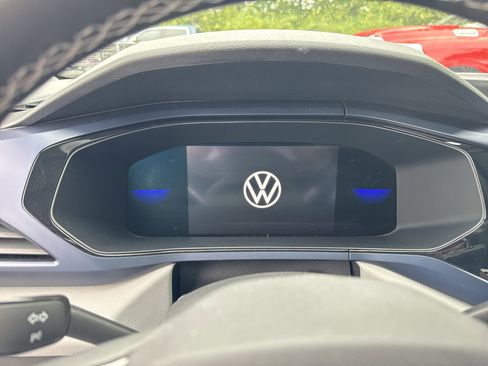 Used 2022 Volkswagen Taos SE image 19