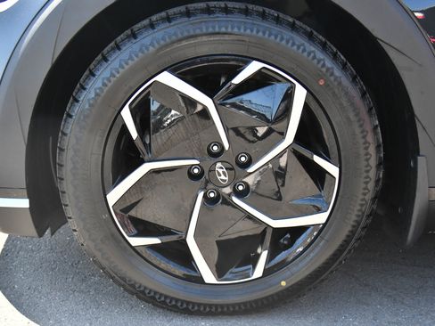 Used 2024 Hyundai Ioniq 5 SEL RWD image 12