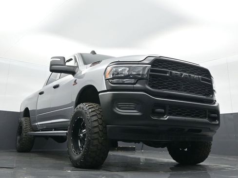 Used 2023 RAM 3500 Tradesman image 27