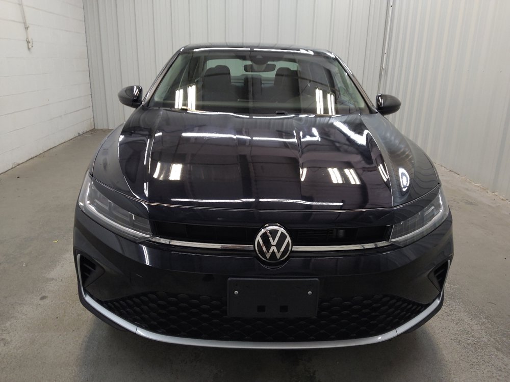 Used 2025 Volkswagen Jetta SE FWD image 14