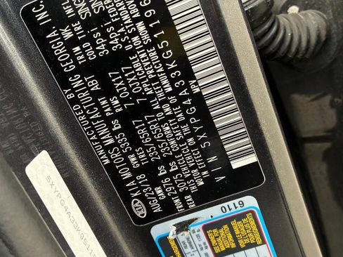 Used 2019 Kia Sorento LX image 18