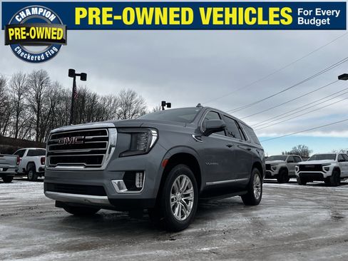 Used 2022 GMC Yukon SLT w/ SLT Premium Package image 2
