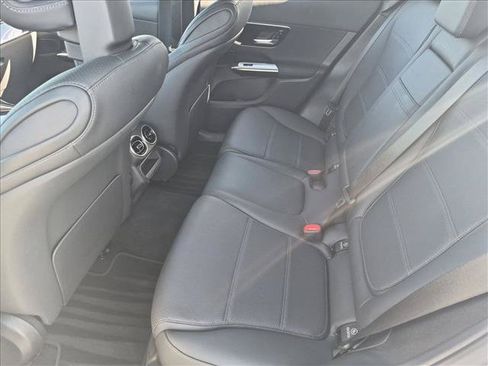 Used 2026 Mercedes-Benz GLC 300 image 18