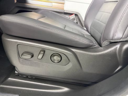 Used 2025 GMC Hummer EV 2X AWD/4WD image 25
