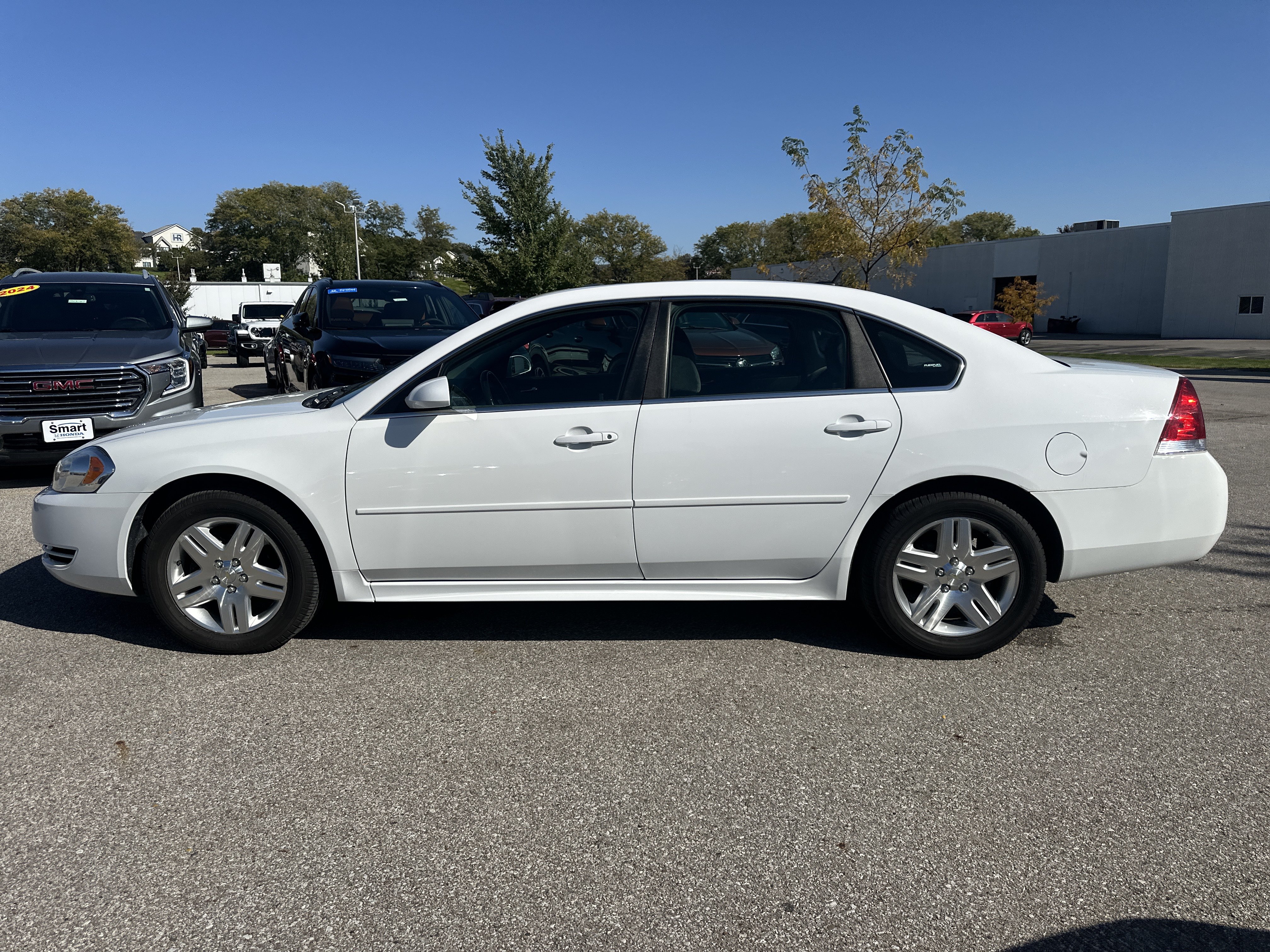 Used 2014 Chevrolet Impala LT w/ LT Sunroof Package FWD image 6
