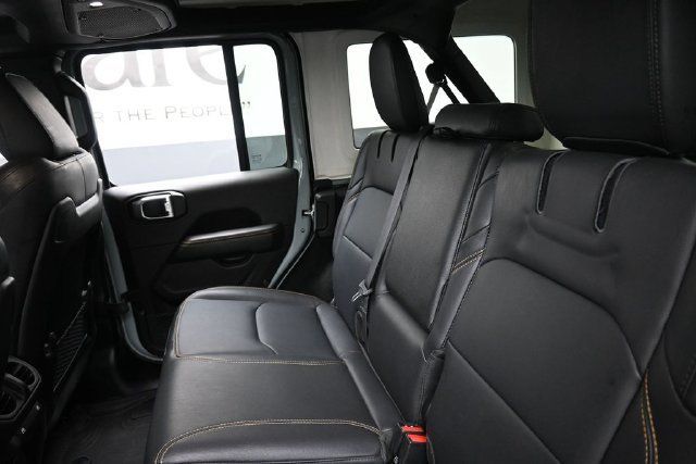 Used 2024 Jeep Wrangler Unlimited Sahara w/ Technology Group AWD/4WD image 21