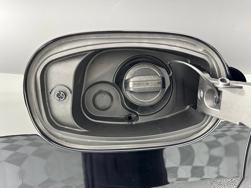 Certified 2024 Porsche Cayenne AWD/4WD image 42