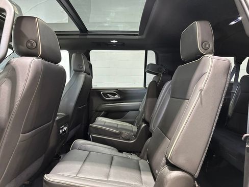 Used 2021 GMC Yukon XL SLT w/ SLT Luxury Plus Package AWD/4WD image 16
