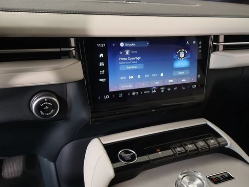 New 2026 Lincoln Navigator Premiere AWD/4WD image 6
