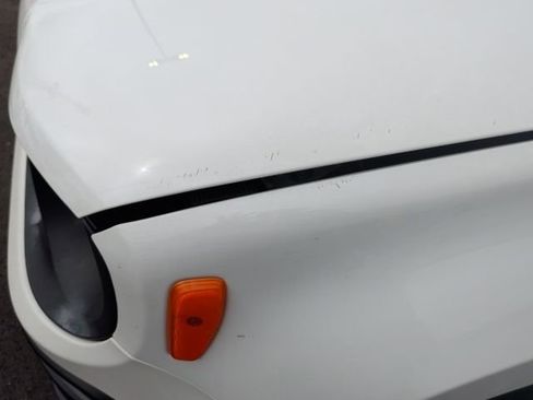 Used 2018 Jeep Renegade Latitude AWD/4WD image 9