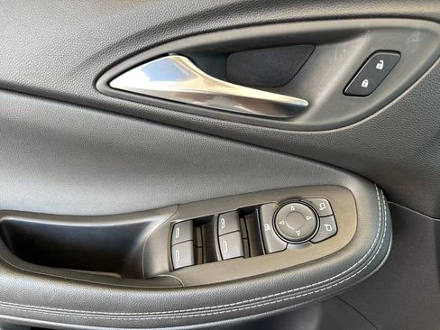 Used 2025 Buick Encore GX Preferred FWD image 10