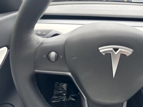 Used 2021 Tesla Model Y Long Range AWD/4WD image 16