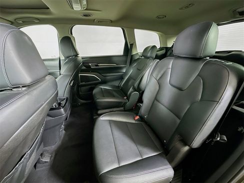 Used 2022 Kia Telluride S image 15